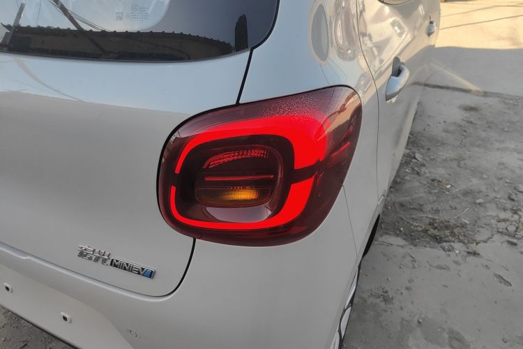 五菱汽车 宏光MINIEV 2025款 四门版 进阶款车身外观9