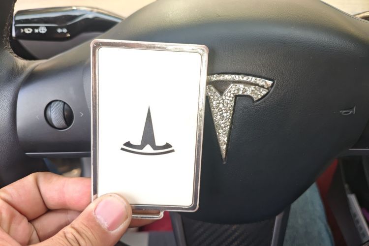 特斯拉 Model Y 2022款 后轮驱动版中控内饰11