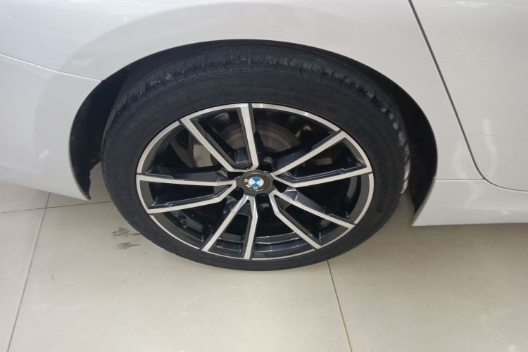 宝马3系 2022款 改款 320Li M运动套装车身外观6008