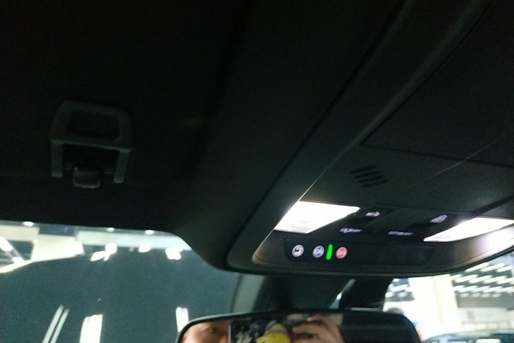 凯迪拉克XT4 2021款 28T 两驱技术型中控内饰22