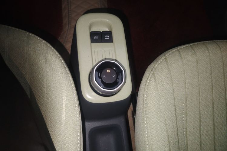 吉利银河 2024款 熊猫mini 200km 龙腾PRO版局部细节18