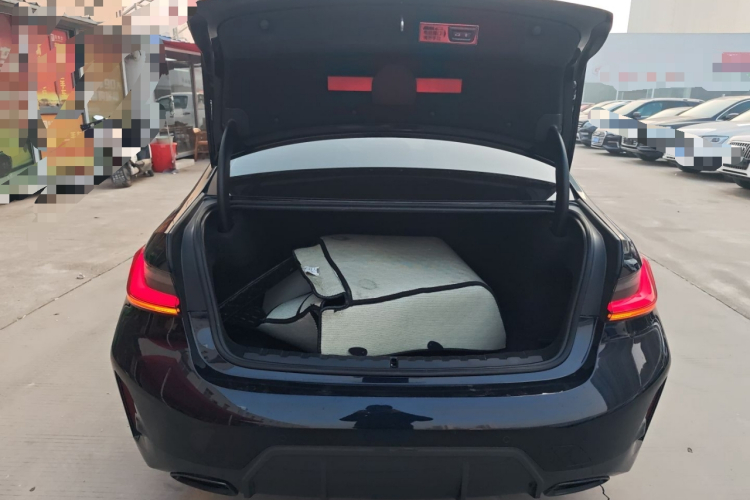 宝马3系 2023款 325Li M运动曜夜套装局部细节23