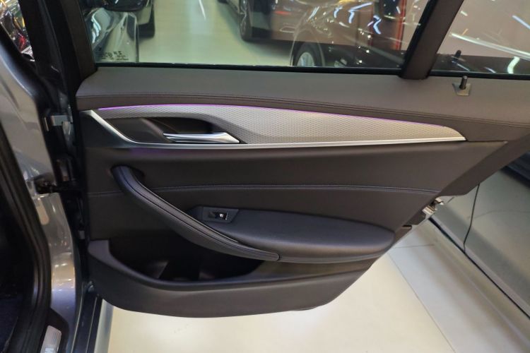 宝马5系(进口) 2018款 525i M运动套装中控内饰7006