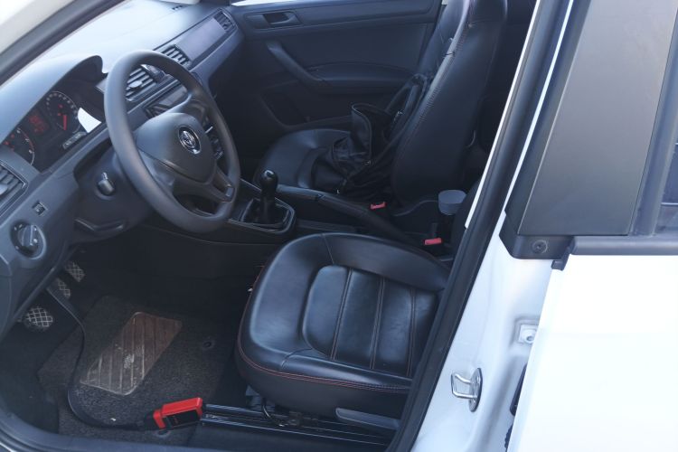 大众 桑塔纳 2018款 1.5L 手动风尚版局部细节19