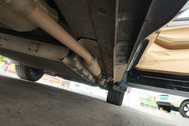 蓝电E5 2023款 1.5L DE-i 100KM臻享型 7座局部细节9001