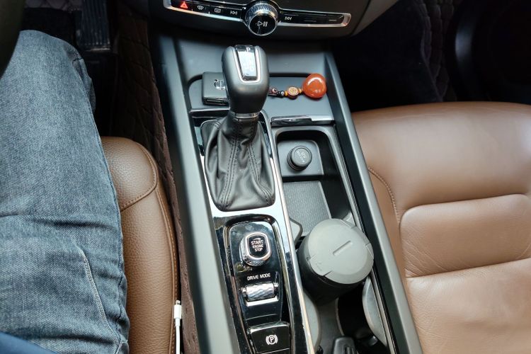 沃尔沃XC60 2020款 T5 四驱智逸豪华版中控内饰18