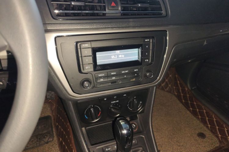 大众 2019款 朗逸启航 1.5L 自动风尚版 国VI中控内饰16