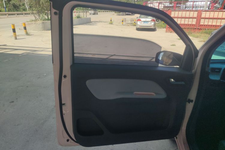 五菱汽车 宏光MINIEV 2021款 马卡龙时尚款 磷酸铁锂中控内饰7007