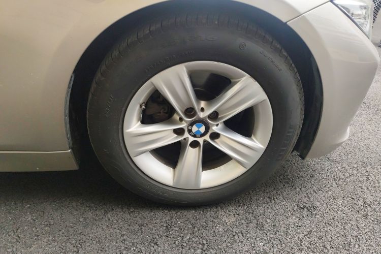 宝马3系 2015款 320i 超悦版时尚型车身外观6007