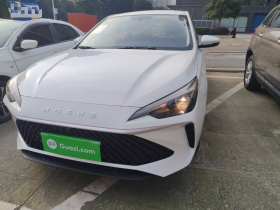 荣威i5 2023款 1.5L CVT豪华版