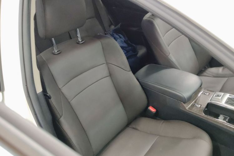 丰田 锐志 2013款 2.5V 菁锐版局部细节41