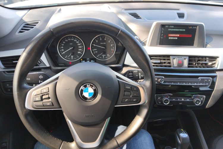 宝马X1 2018款 sDrive20Li 领先型中控内饰13