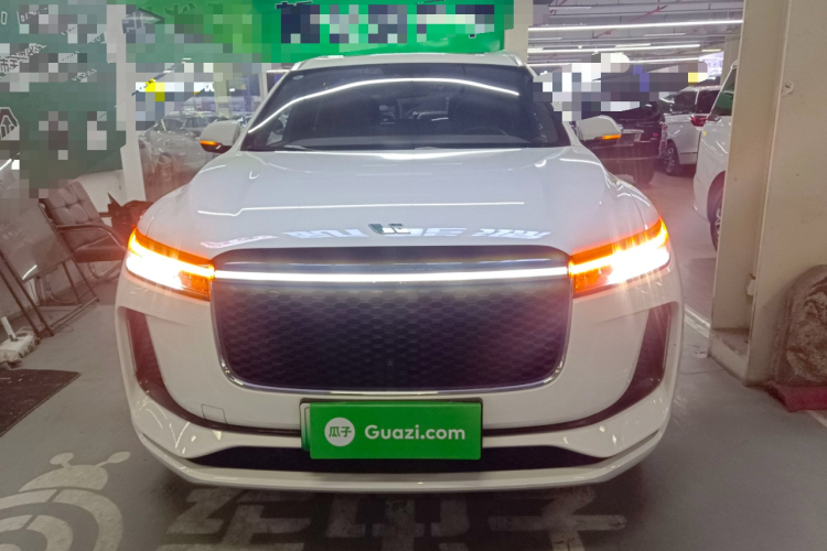 理想汽车 理想ONE 2020款 增程6座版车身外观2