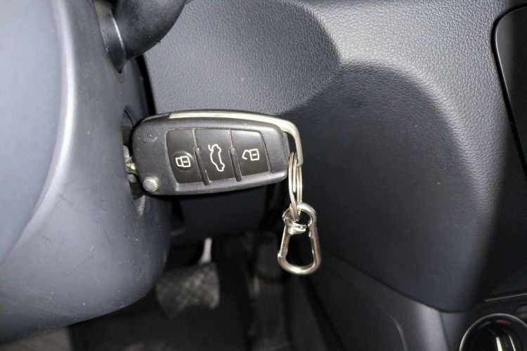 奥迪Q3 2017款 30 TFSI 时尚型中控内饰7001