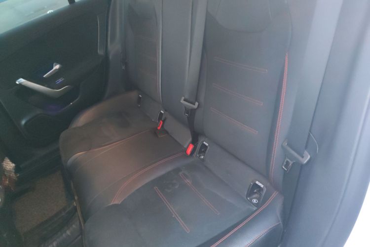 奔驰CLA 2021款 CLA 200中控内饰21