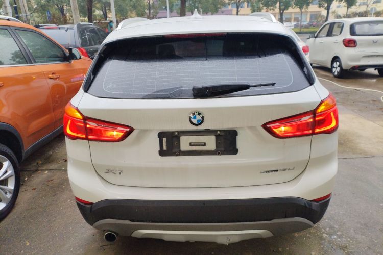 宝马X1 2019款 sDrive18Li 尊享型车身外观6