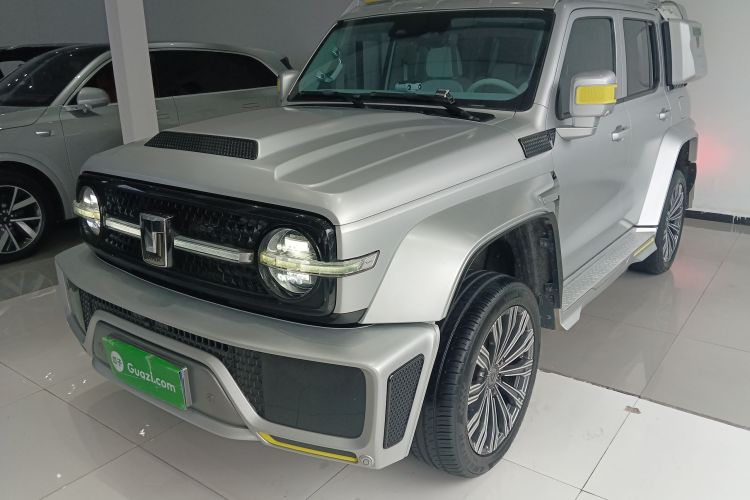 超境汽车 共创坦克300 2021款 2.0T 赛博坦克车身外观1