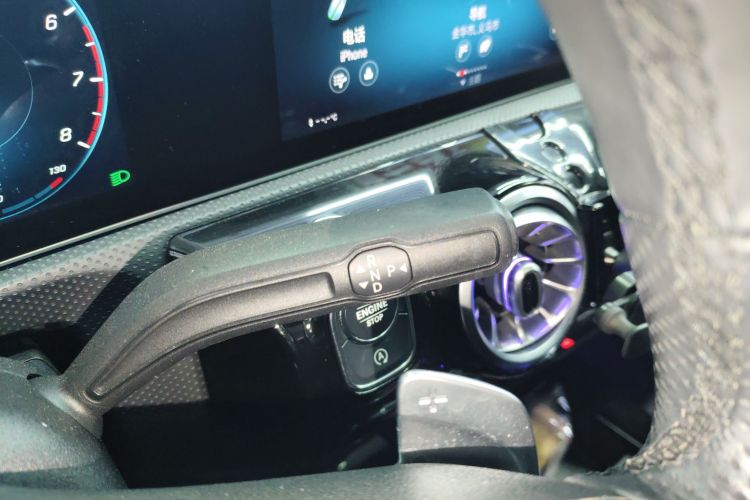 奔驰A级 2020款 改款 A 200 L 运动轿车时尚型中控内饰18