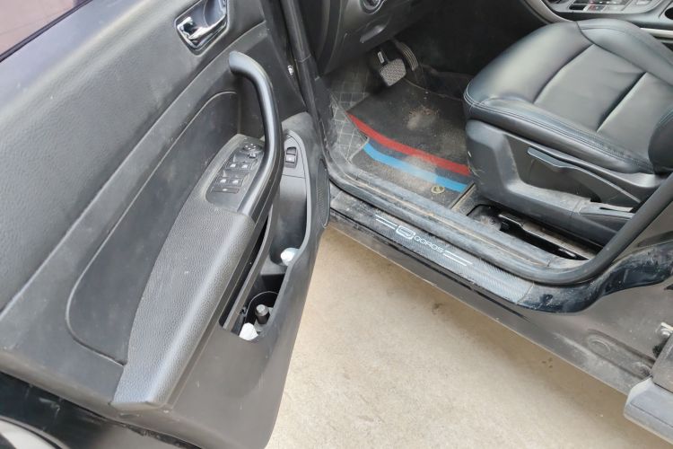 观致5 2018款 改款 1.6T 自动领先型中控内饰7003