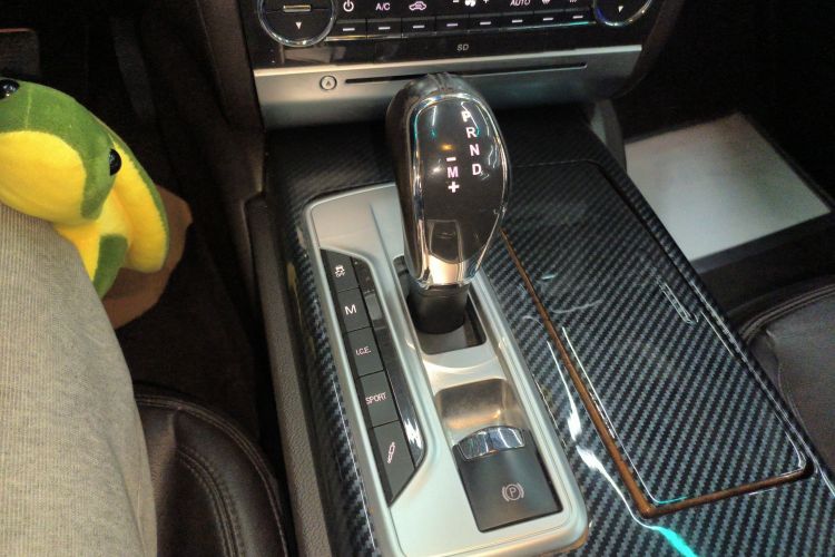 玛莎拉蒂 总裁 2013款 3.0T 标准型中控内饰18