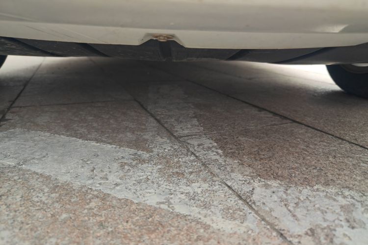 宝马1系(进口) 2008款 120i 自动挡局部细节9008