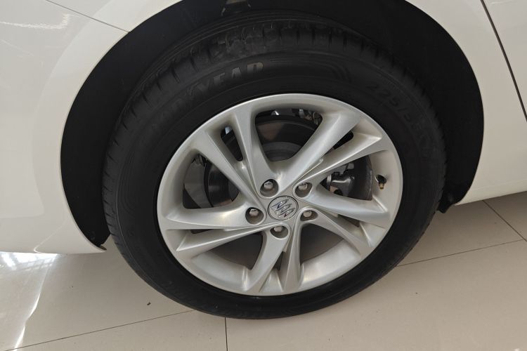 别克 君威 2024款 25T 超享版车身外观6008