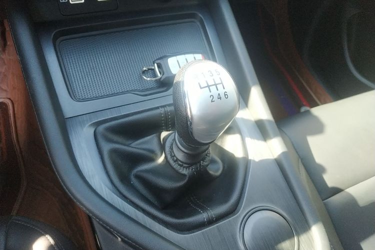 长城 炮 2023款 2.0T商用版手动柴油两驱精英型标箱GW4D20M局部细节18