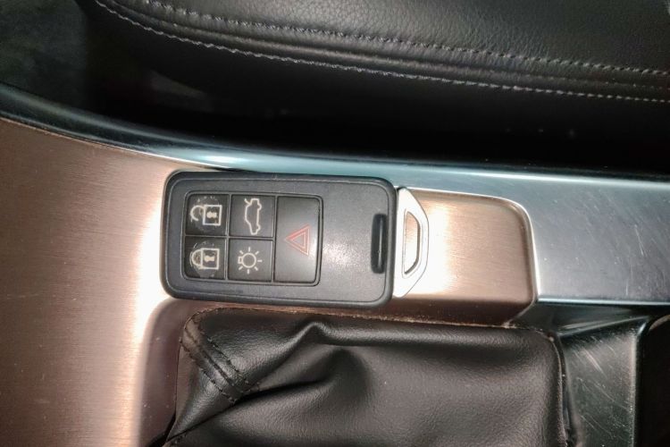 沃尔沃XC60 2016款 T5 智进版中控内饰11