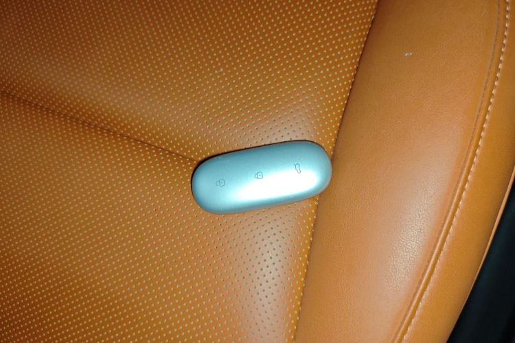 理想汽车 理想L9 2022款 Max中控内饰7001