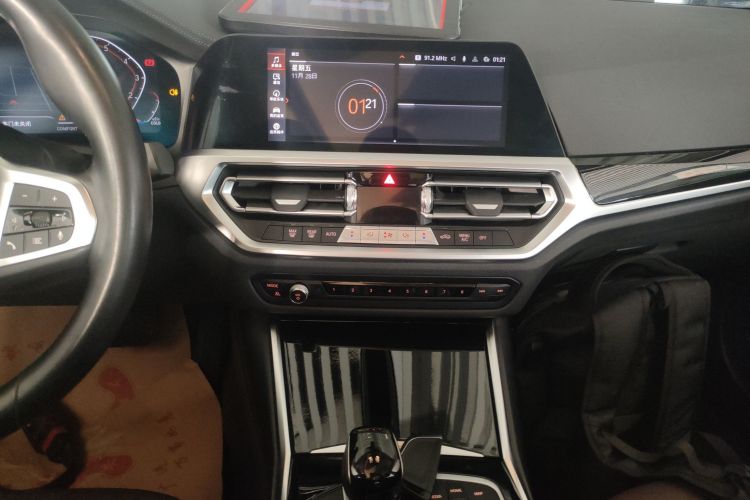 宝马3系 2022款 320Li M运动套装中控内饰16