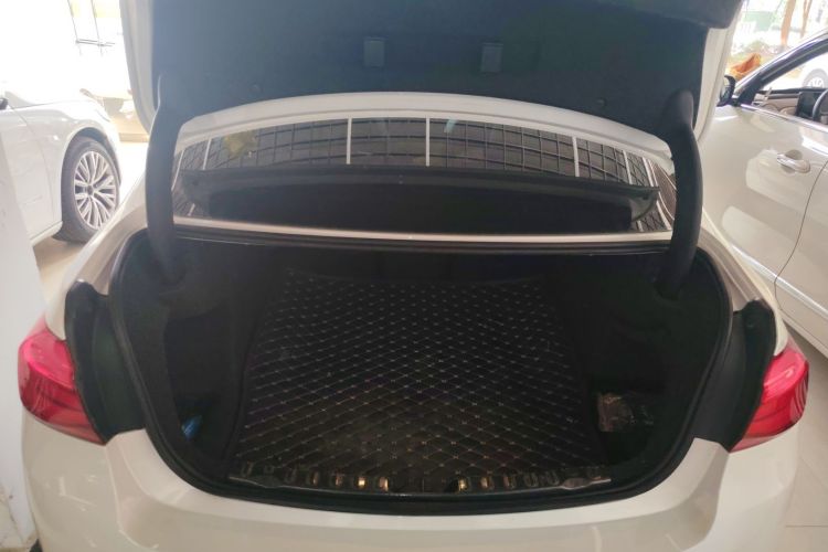 宝马3系 2017款 320Li 时尚型机舱底盘23