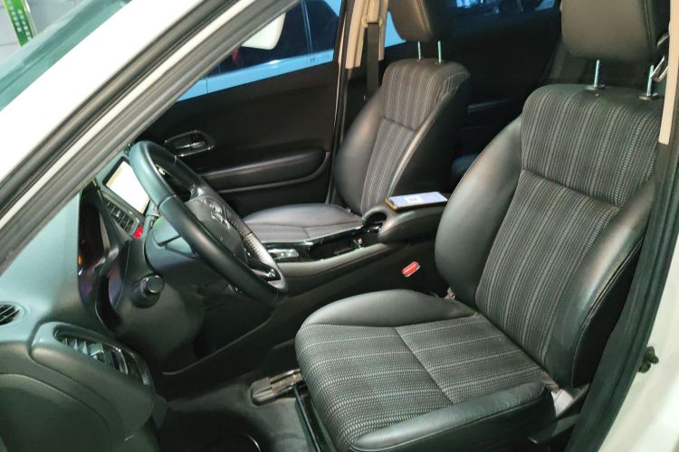 本田 缤智 2015款 1.8L CVT两驱豪华型中控内饰19