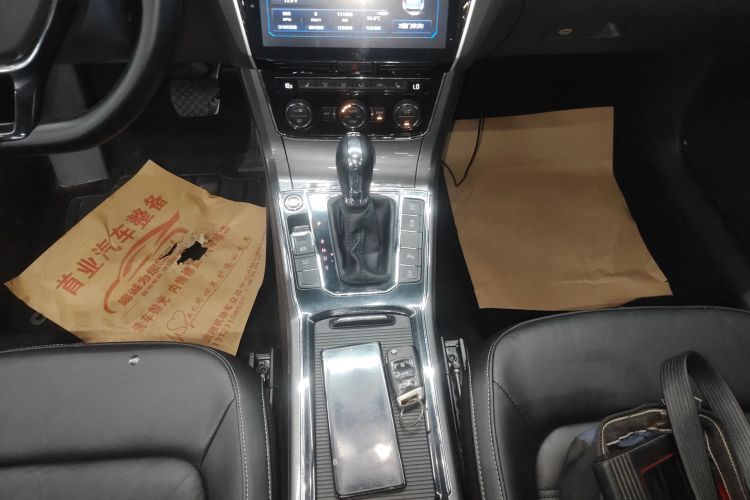 大众 帕萨特 2017款 330TSI DSG尊荣版局部细节18