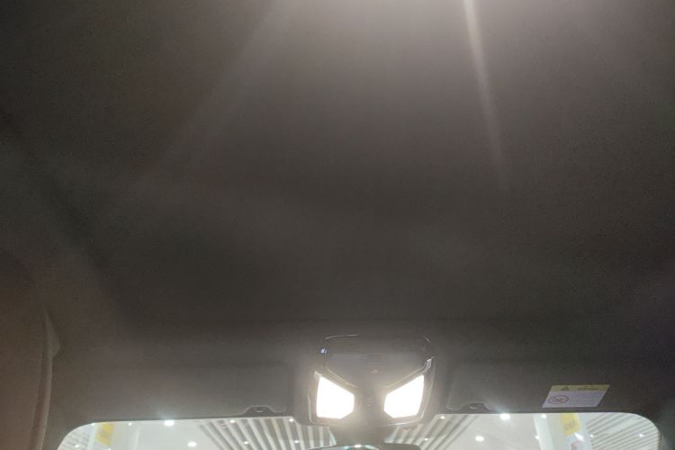 宝马3系 2025款 330i M运动曜夜套装局部细节22