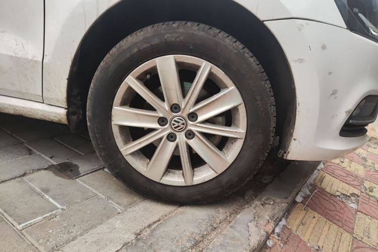 大众 Polo 2014款 1.4L 自动舒适版车身外观10