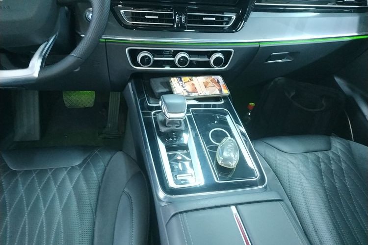 红旗HS5 2023款 2.0T 旗享Pro版中控内饰18