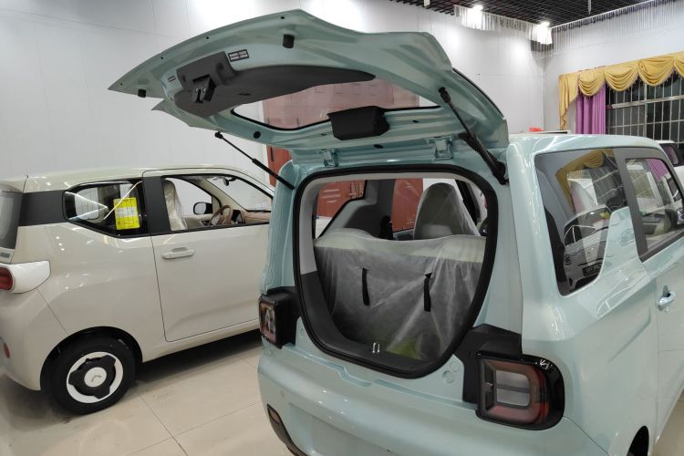 吉利银河 2024款 熊猫mini 200km 耐力熊机舱底盘23