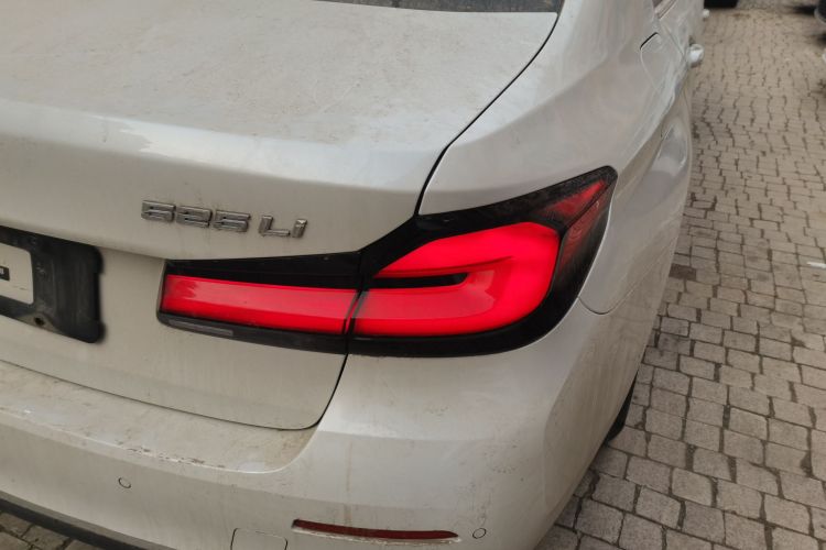 宝马5系 2021款 525Li 豪华套装车身外观6006