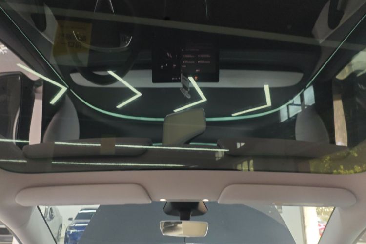 特斯拉 Model Y 2025款 后轮驱动 首发版中控内饰22