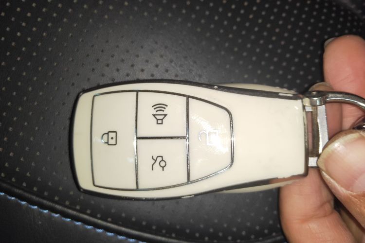 北京BJ40 2020款 2.0T 自动四驱城市猎人版至尊型中控内饰11