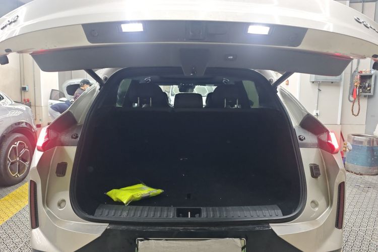 领克08 EM-P 2023款 120km 长续航Halo局部细节23