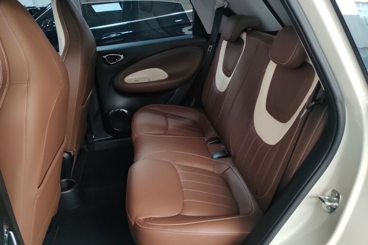 五菱汽车 五菱缤果 2023款 333km 灵犀互联+款中控内饰21