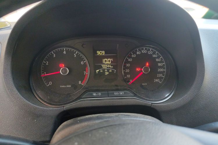 大众 Polo 2014款 1.4L 手动风尚版中控内饰14