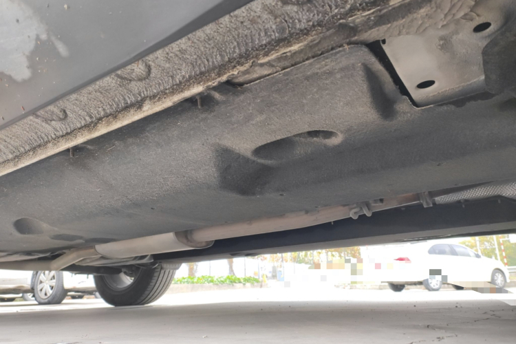 红旗HS5 2019款 2.0T 智联旗享版局部细节9001