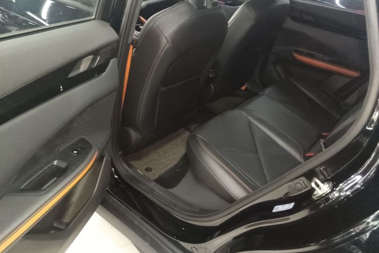 长安UNI-V 2023款 1.5T 尊贵型中控内饰7004