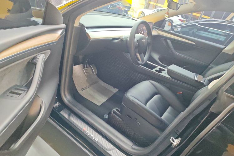 特斯拉 Model Y 2021款 标准续航后驱版中控内饰20