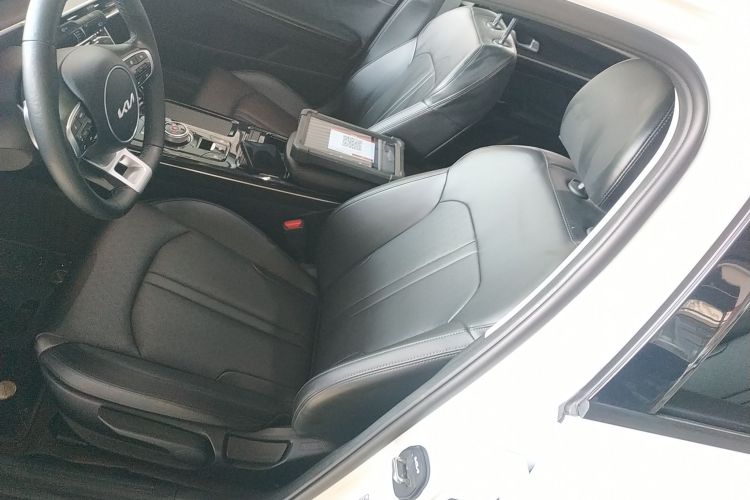 起亚K5 2021款 270T CVVD 时尚版局部细节19