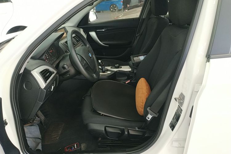 宝马1系(进口) 2013款 改款 116i 领先型中控内饰19