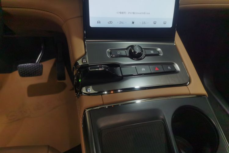 蔚来ES6 2020款 600KM 运动版中控内饰18