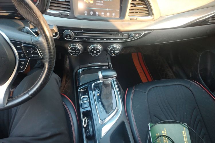 广汽传祺 传祺GA6 2016款 235T DCT豪华版中控内饰18